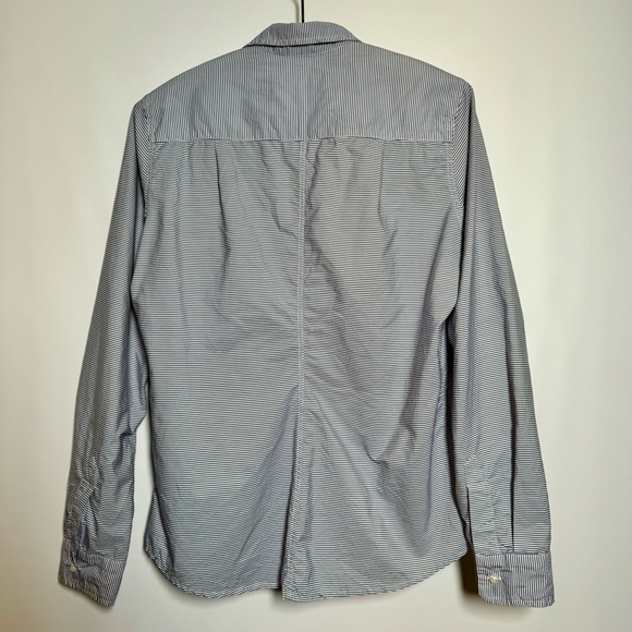 Fʀᴀɴᴋ & Eɪʟᴇᴇɴ Bᴜᴛᴛᴏɴ Uᴘ Cᴏᴛᴛᴏɴ Bᴀʀʀʏ Sʜɪʀᴛ ɪɴ Nᴀᴠʏ Pɪɴsᴛʀɪᴘᴇ - Picture 7 of 12